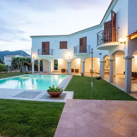 Apartment Domus Meravizosas 1 *